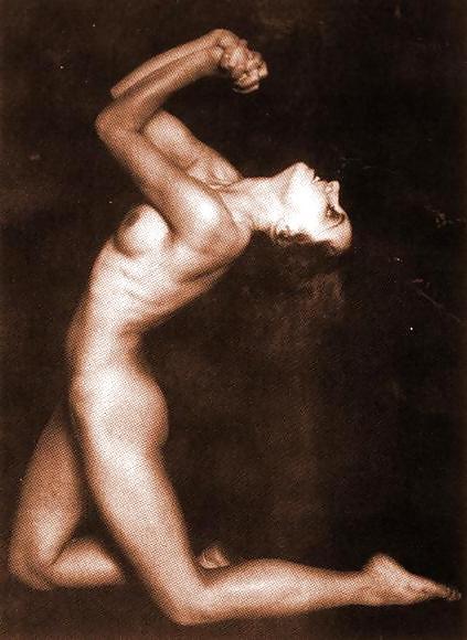 25P Retro Nude 1915
