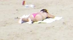 6P ON THE BEACH VOYEUR