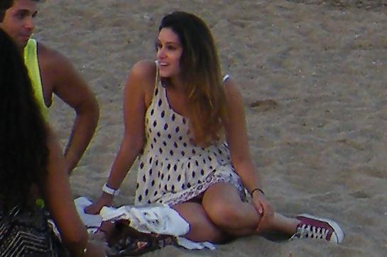 6P ON THE BEACH VOYEUR