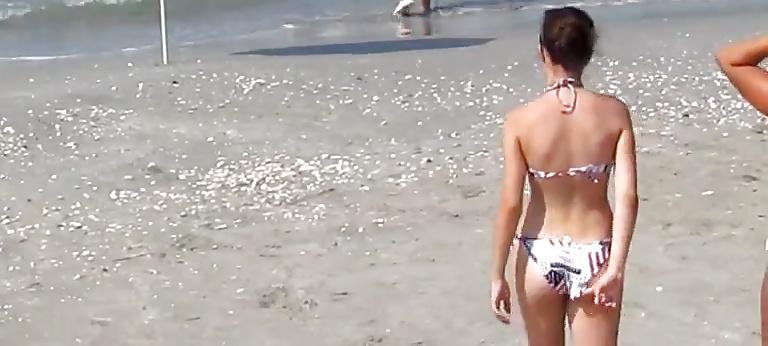 25P Spy summer beach mature romanian