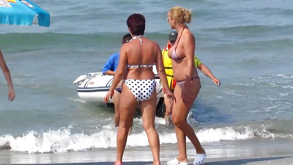25P Spy summer beach mature romanian