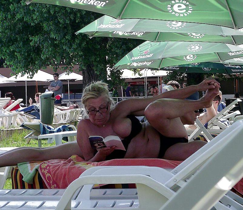 25P Spy summer beach mature romanian
