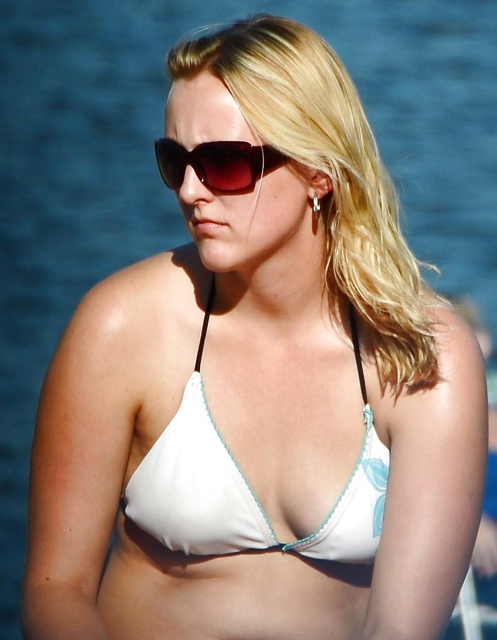 13P Beach girls.