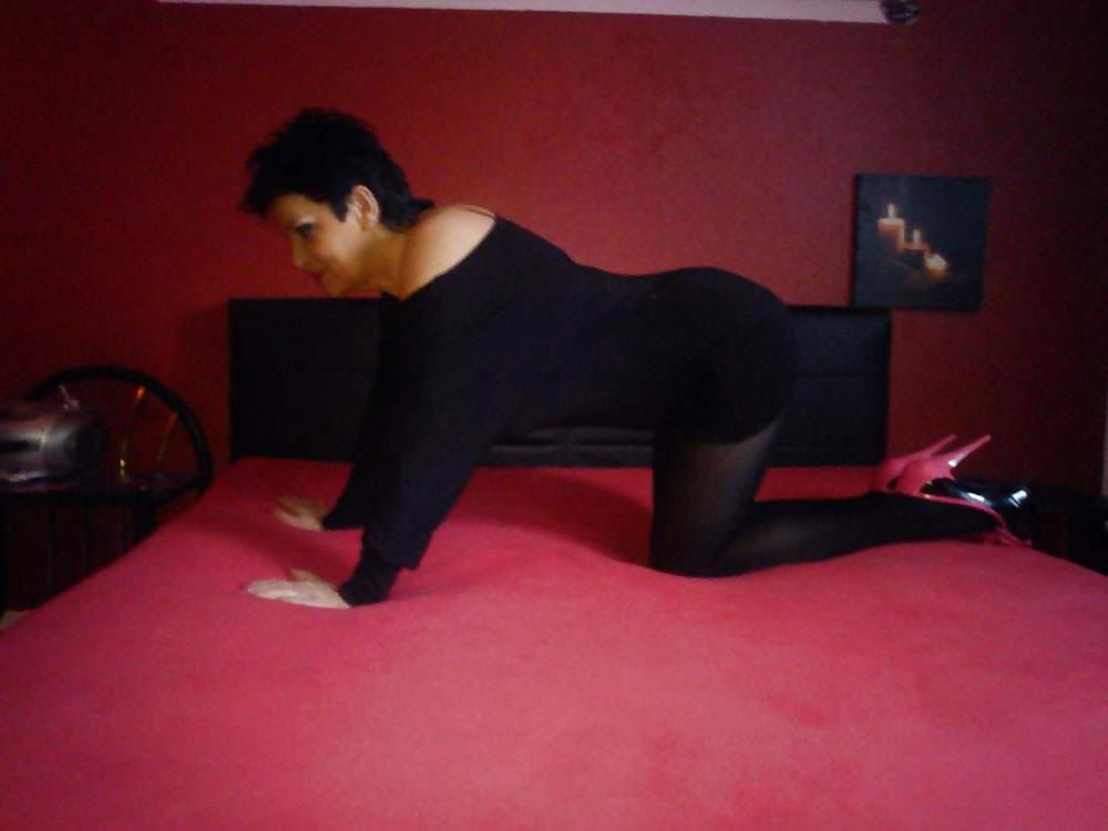 4P My Aunt Ulrike in sexy black Nylons.