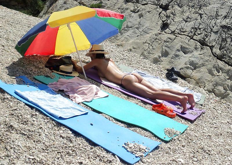 14P Lovely Candid Beach Ass