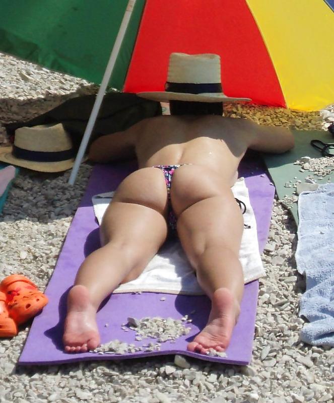 14P Lovely Candid Beach Ass