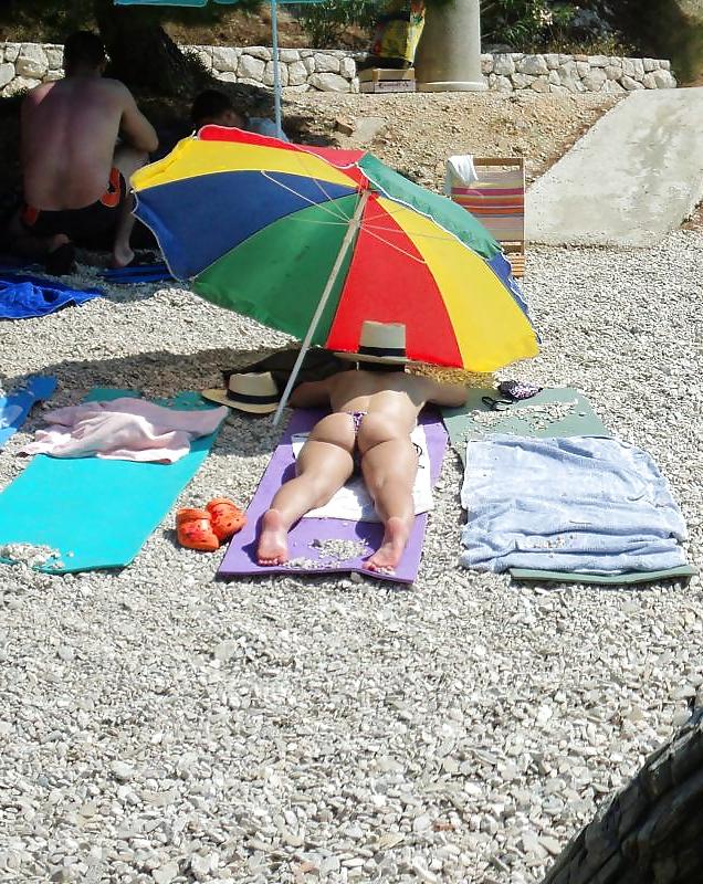 14P Lovely Candid Beach Ass