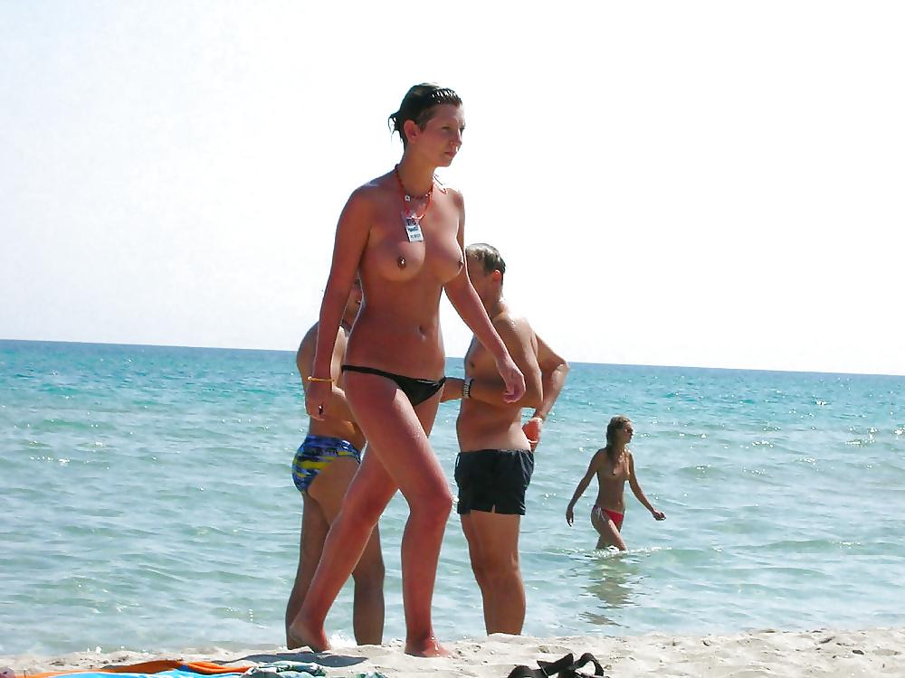 10P Pussy Beach 07
