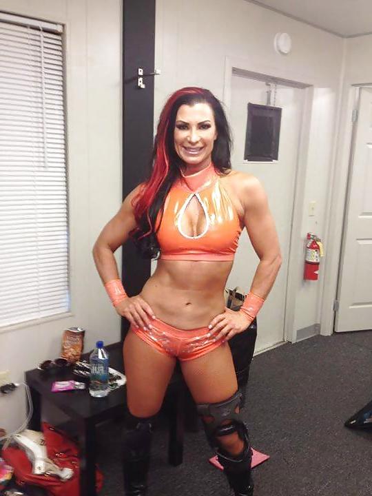 13P Hot wrestling chick