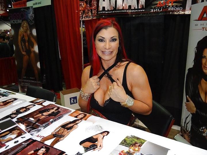 13P Hot wrestling chick
