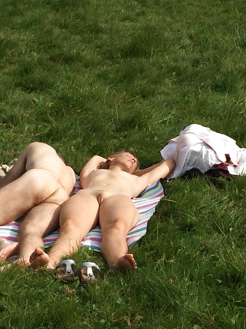 25P Nude beach voyeur