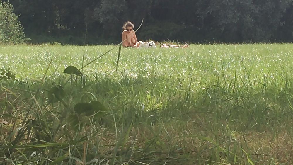 25P Nude beach voyeur