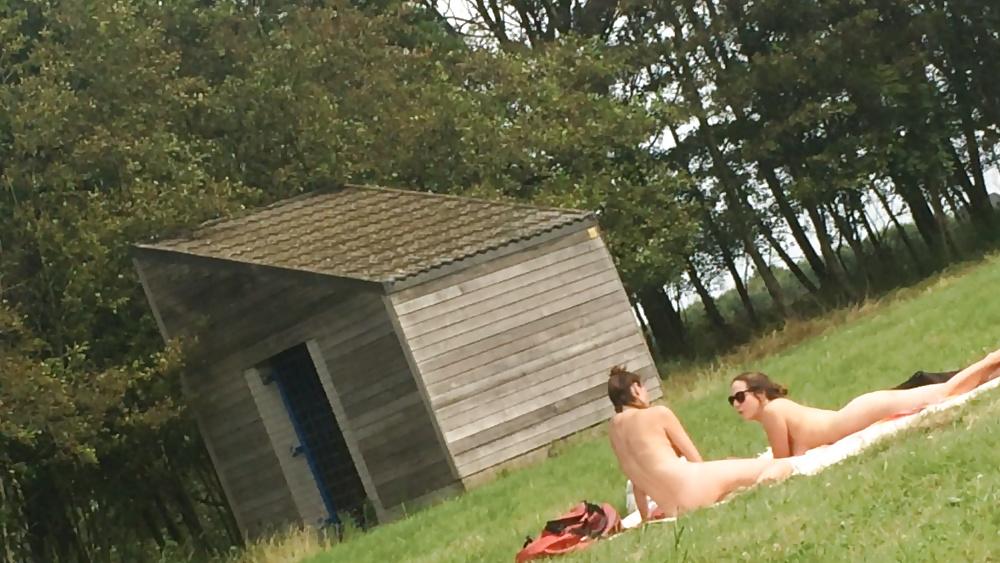 25P Nude beach voyeur