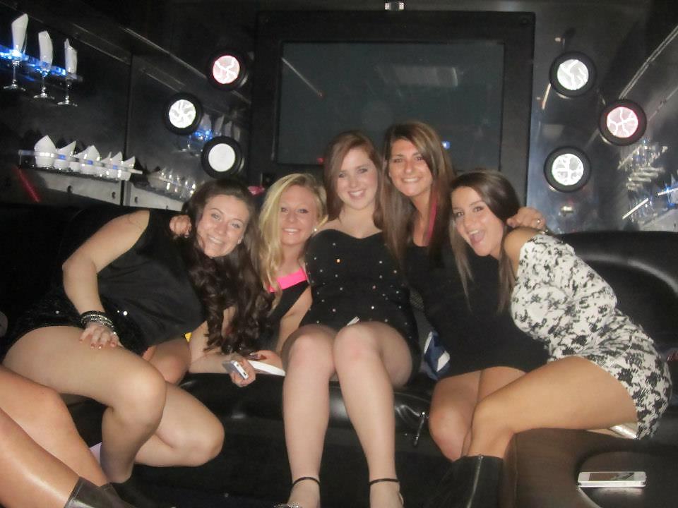 25P Panty Flashing & Upskirt 3