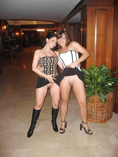 25P Flashing Their Pussy And Ass 3