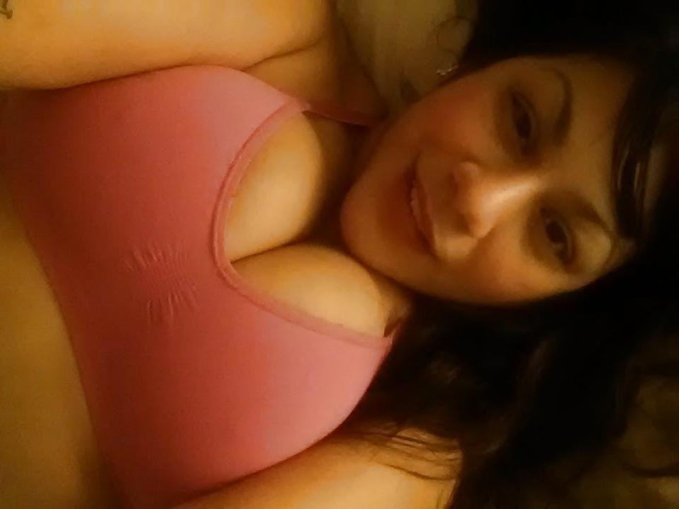 25P Big tit latina milf