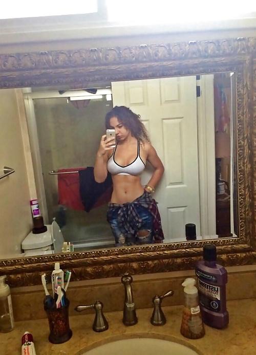 25P Beautiful Women (Latin) 