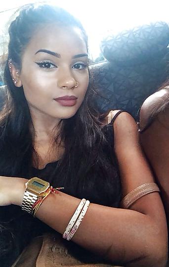 25P Beautiful Women (Latin) 
