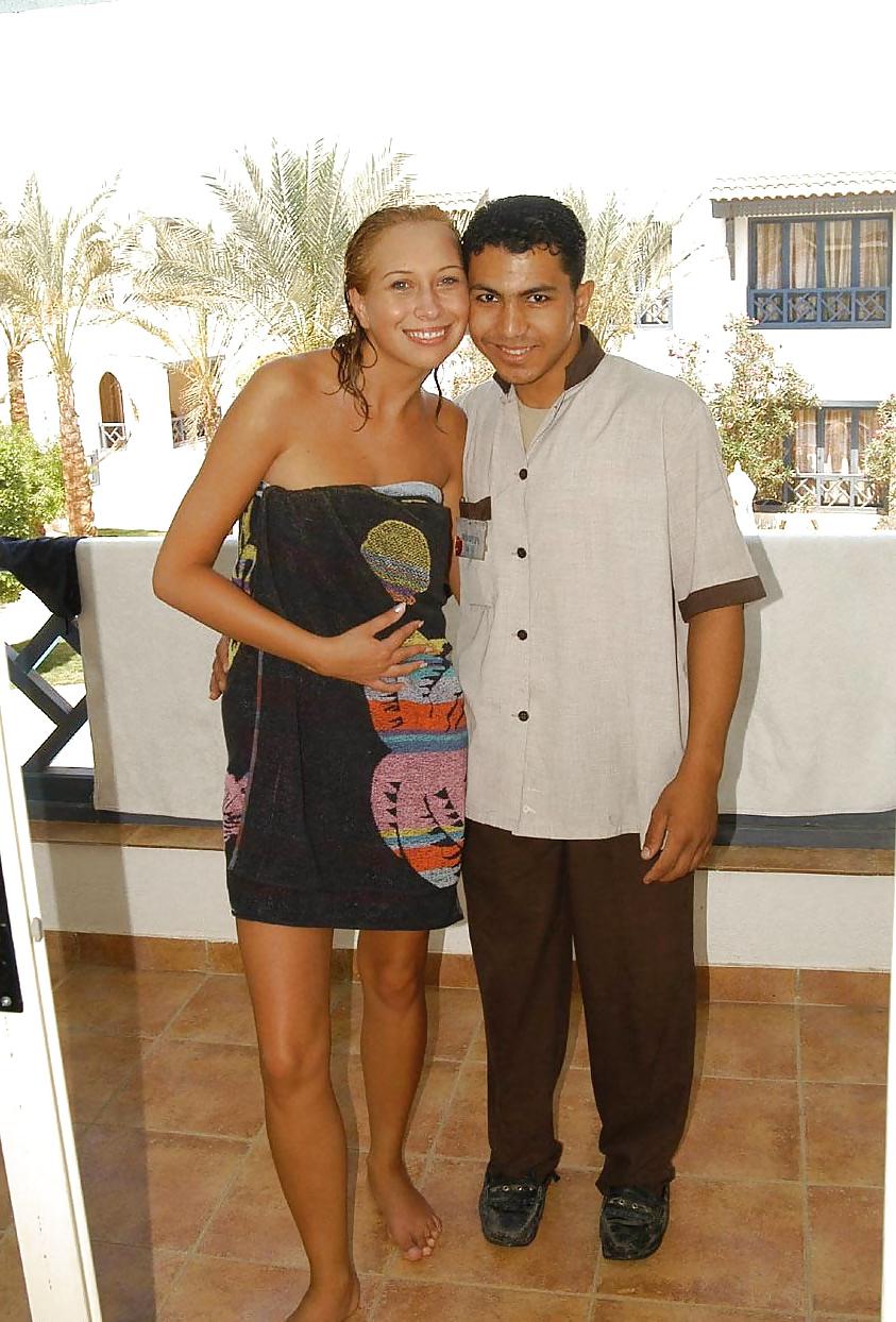 25P Arabs with White woman