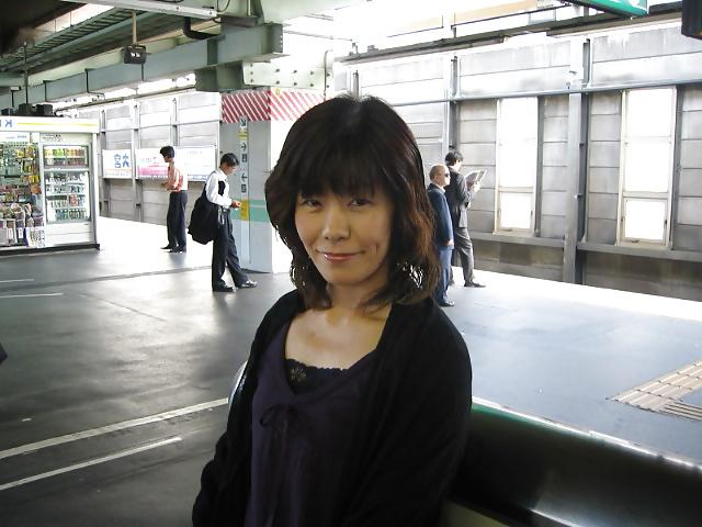 20P Japanese Mature Woman 227 - Haruna 1