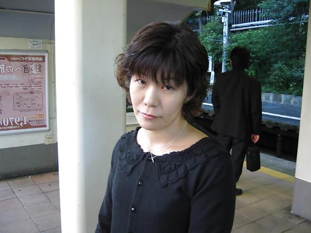 20P Japanese Mature Woman 228 - Haruna 2