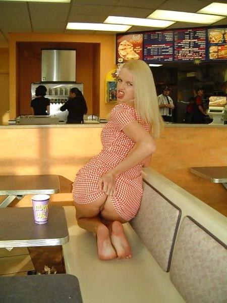 25P Flashing Their Pussy And Ass 2