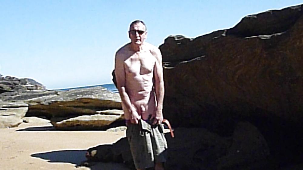 18P A day at the beach with ray