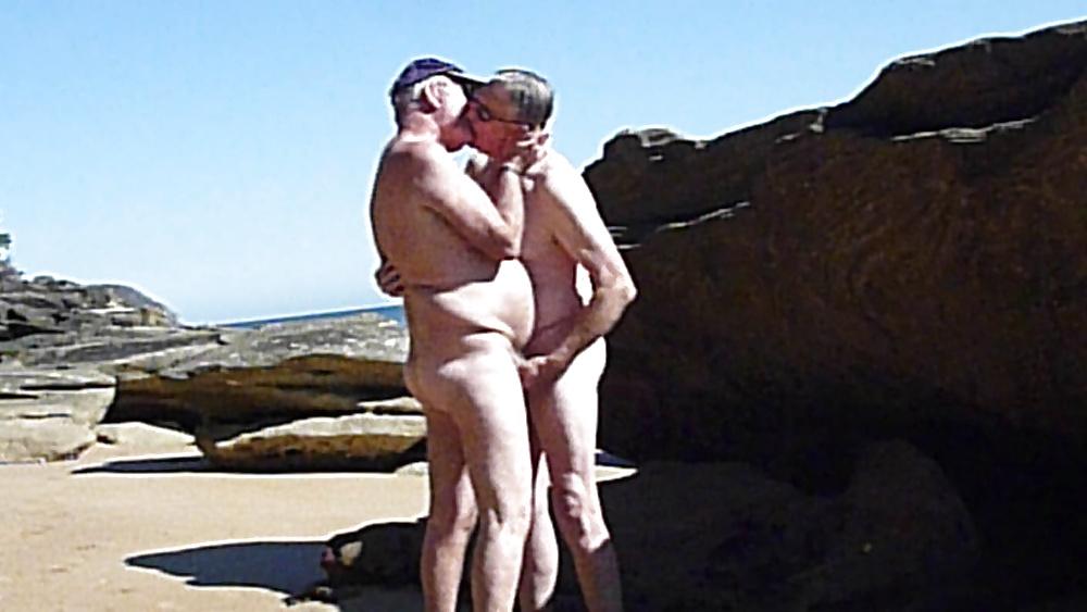 18P A day at the beach with ray