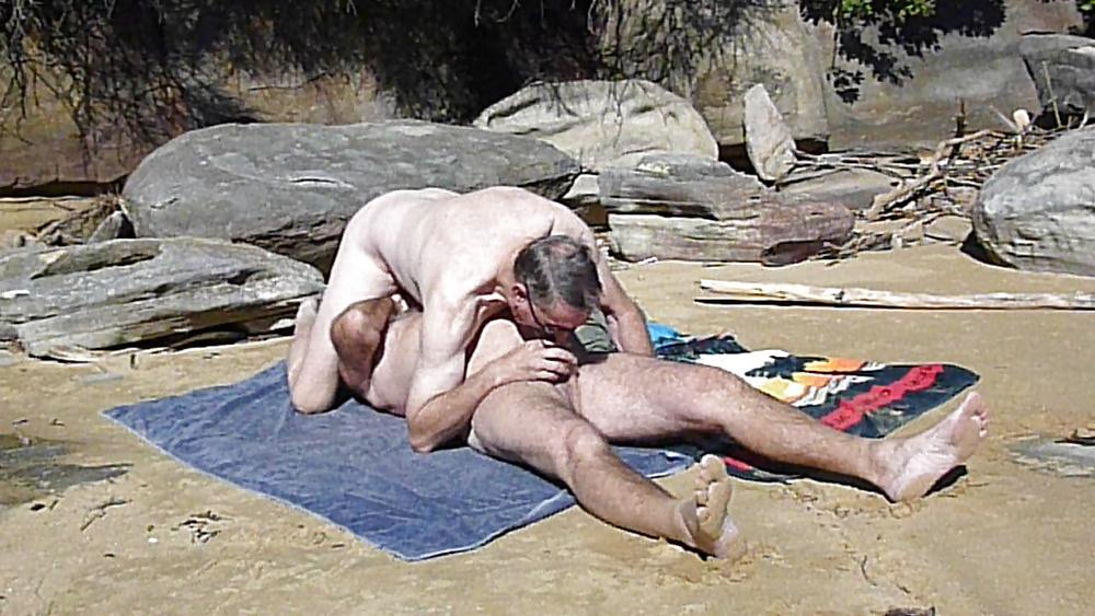 18P A day at the beach with ray