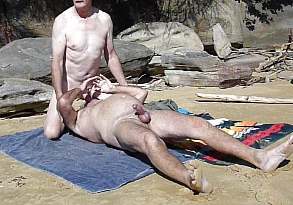 18P A day at the beach with ray