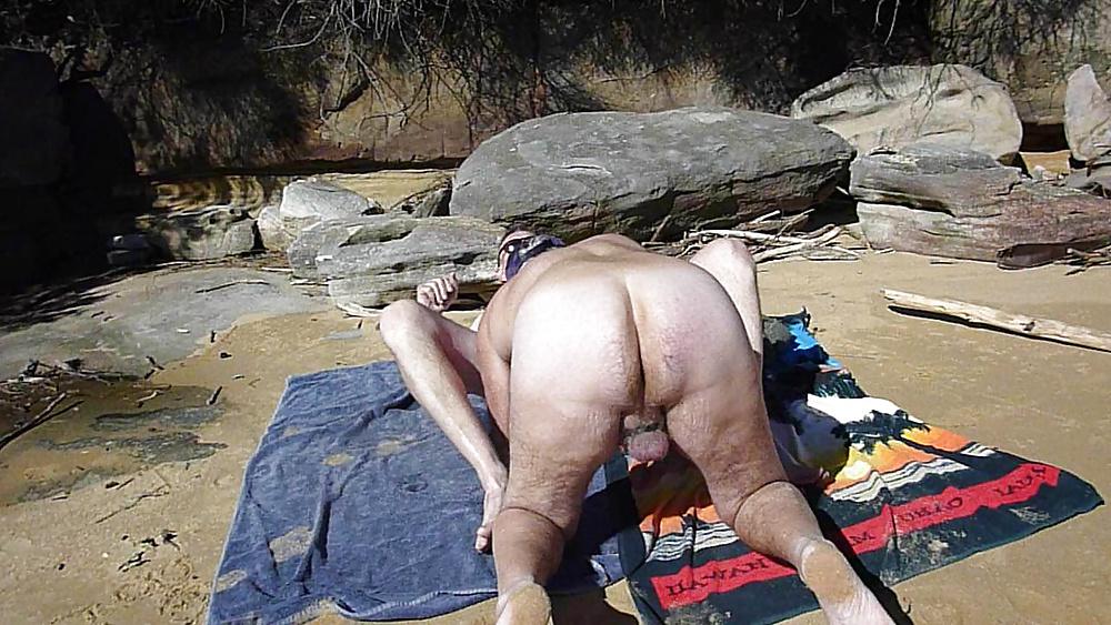18P A day at the beach with ray