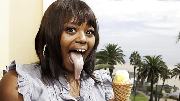25P Woman Tongues PROF