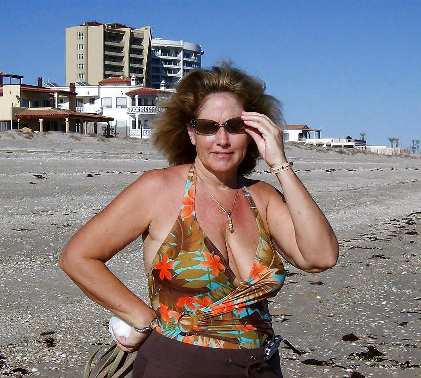 25P Hot Mature at the Beach