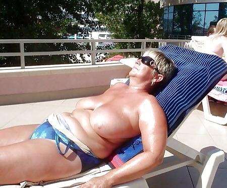 25P Hot Mature at the Beach