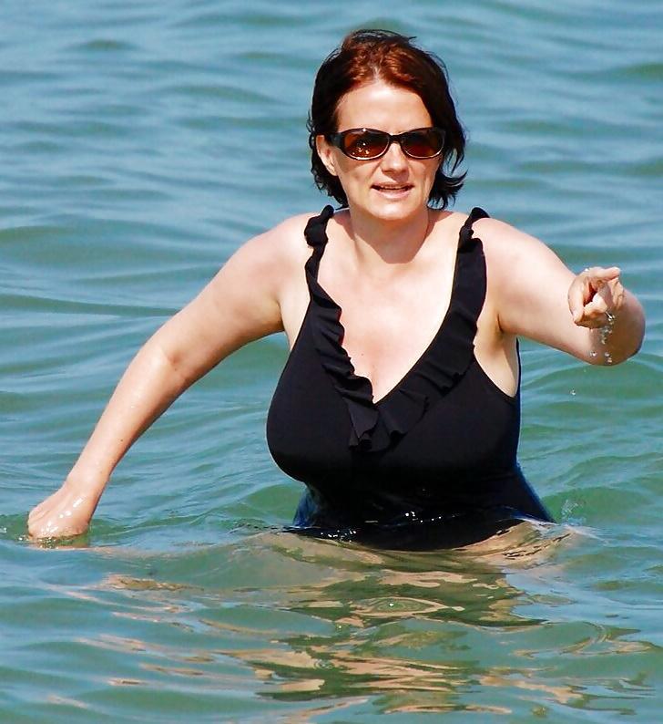 25P Hot Mature at the Beach