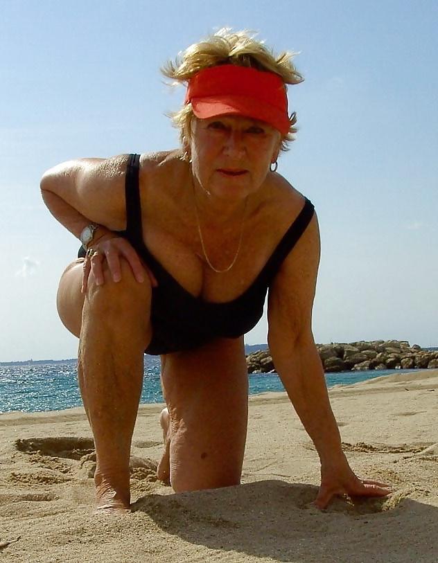 25P Hot Mature at the Beach