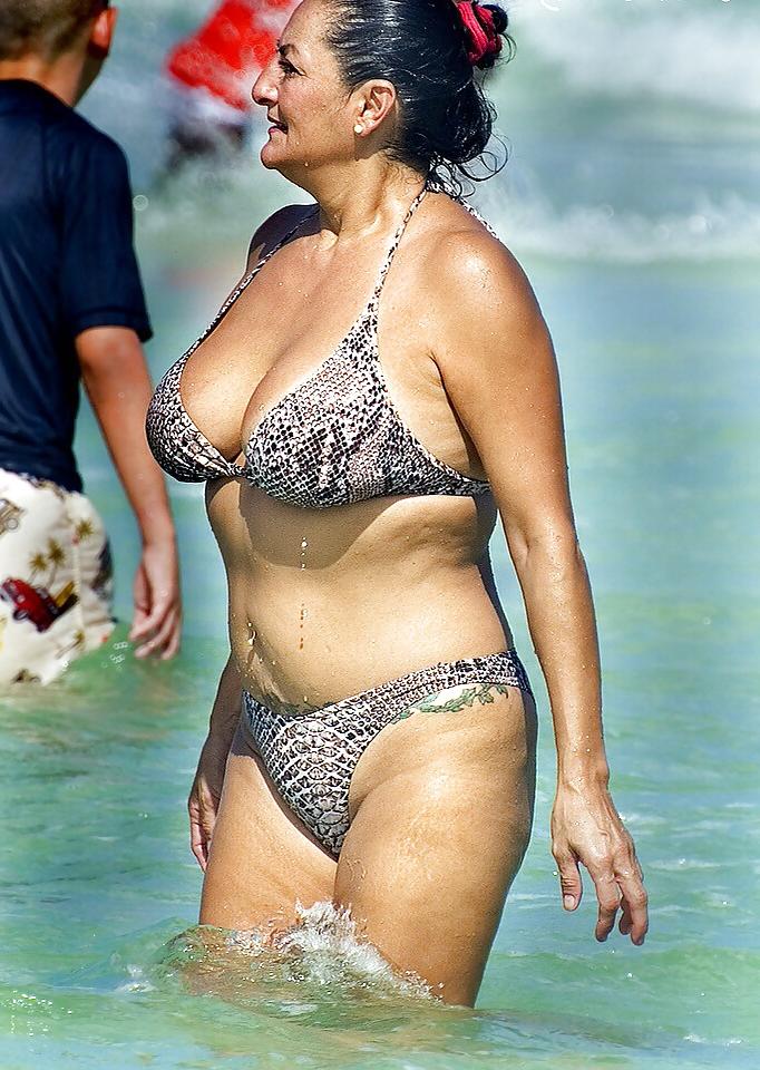 25P Hot Mature at the Beach