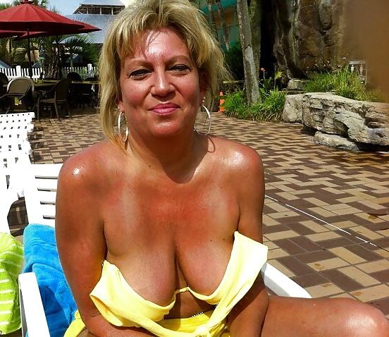 25P Hot Mature at the Beach
