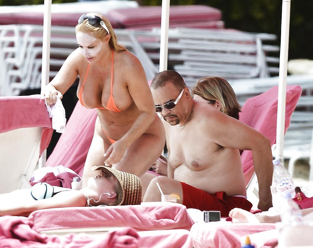 25P Nicole Coco Austin (Bikini on the Beach)
