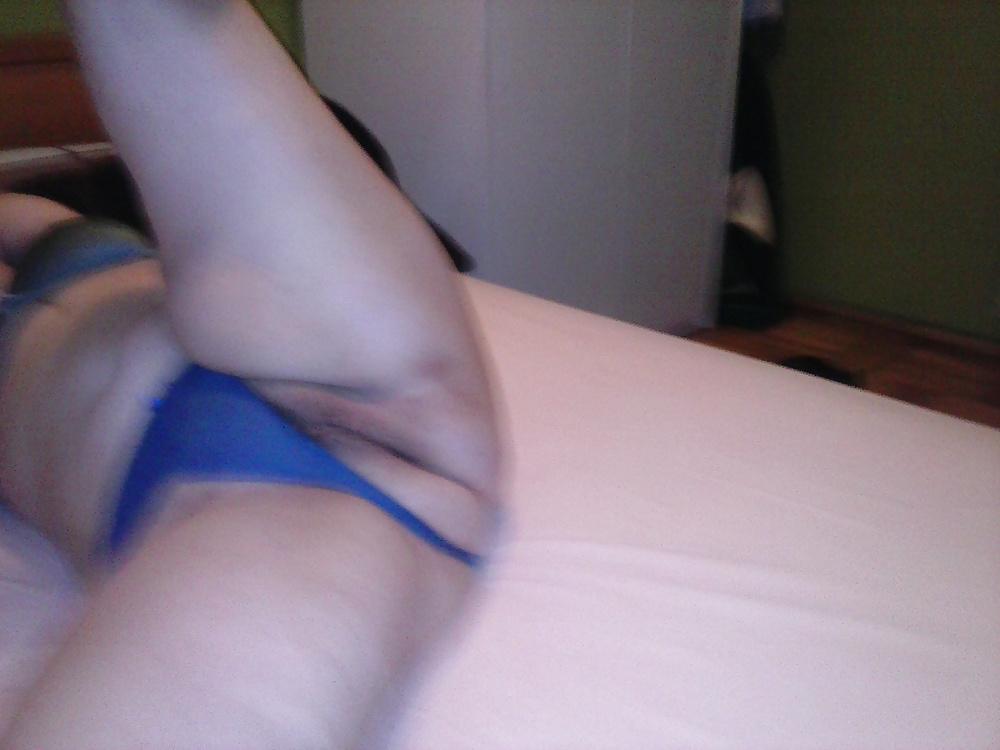 18P Hairy mature slut