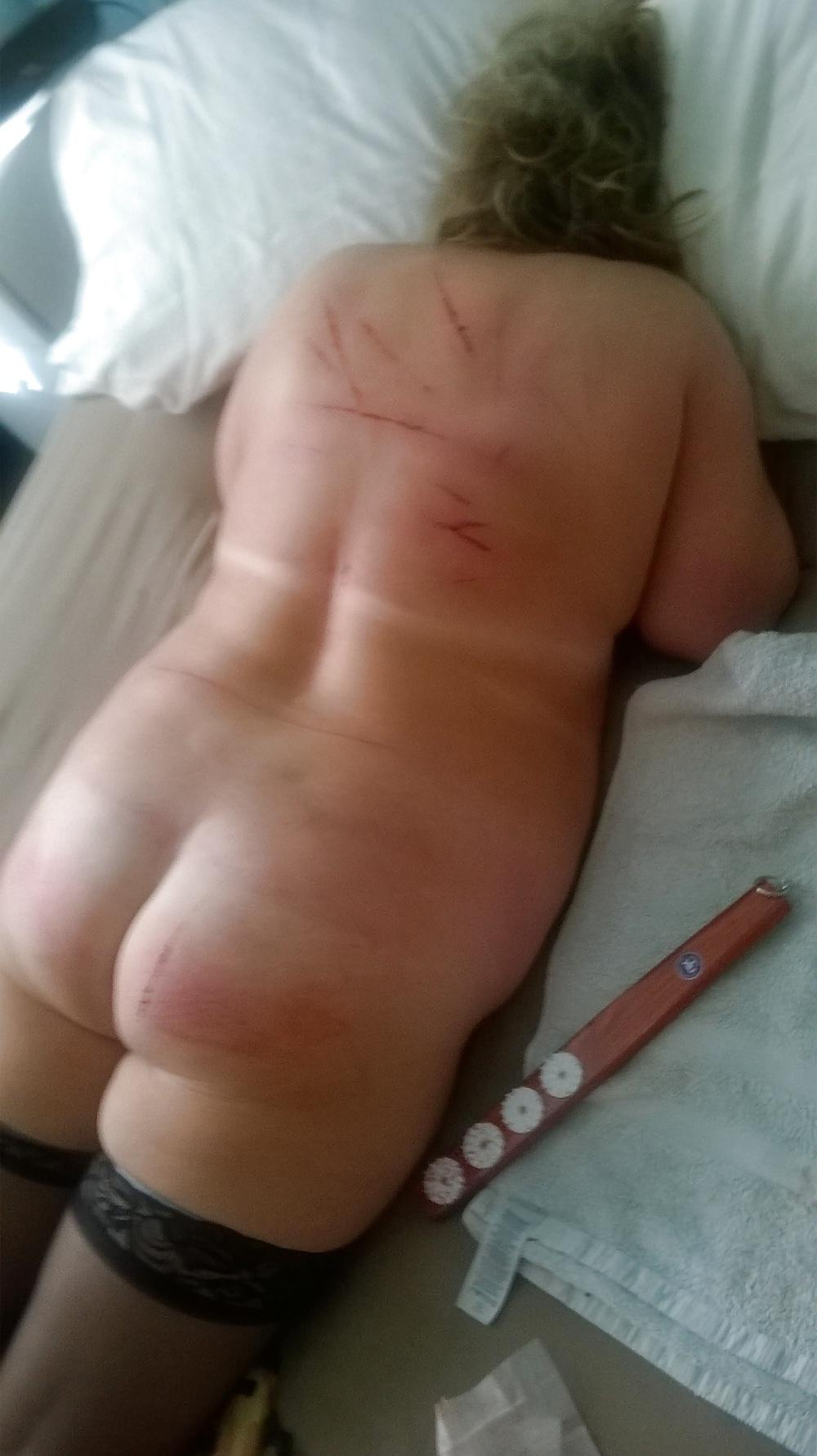 6P Scottish Slut enjoys new torture toy. 