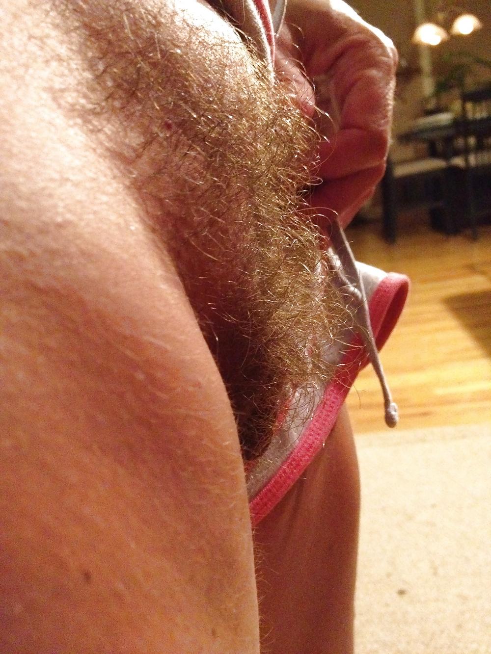 21P Hairy pussy HOTTIE