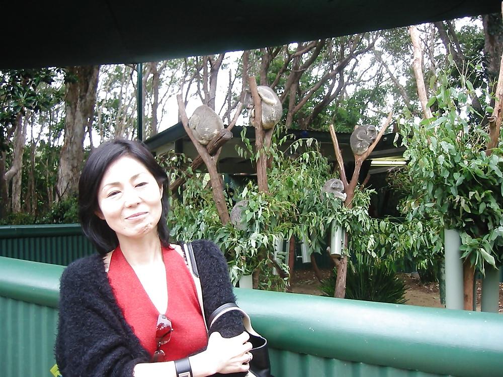 20P Japanese Mature Woman 200 - Yoshiyuki 1