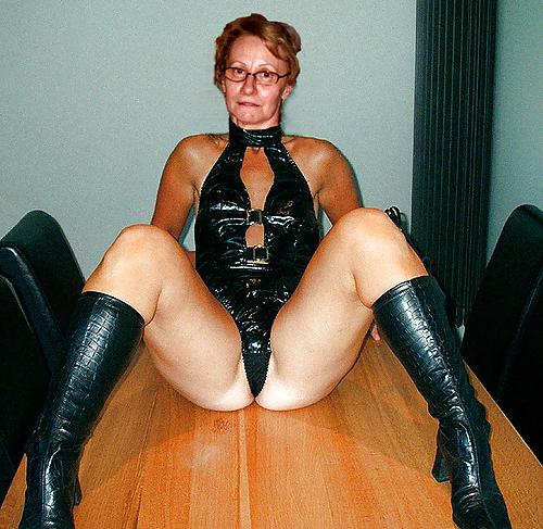 10P MOMS AND TEENS IN PVC,LEATHER