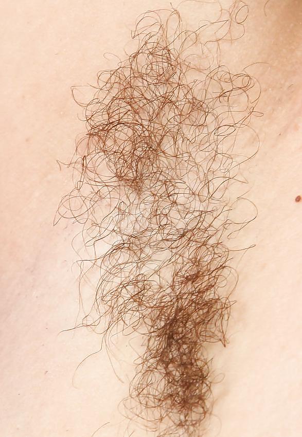 25P Hairy armpits
