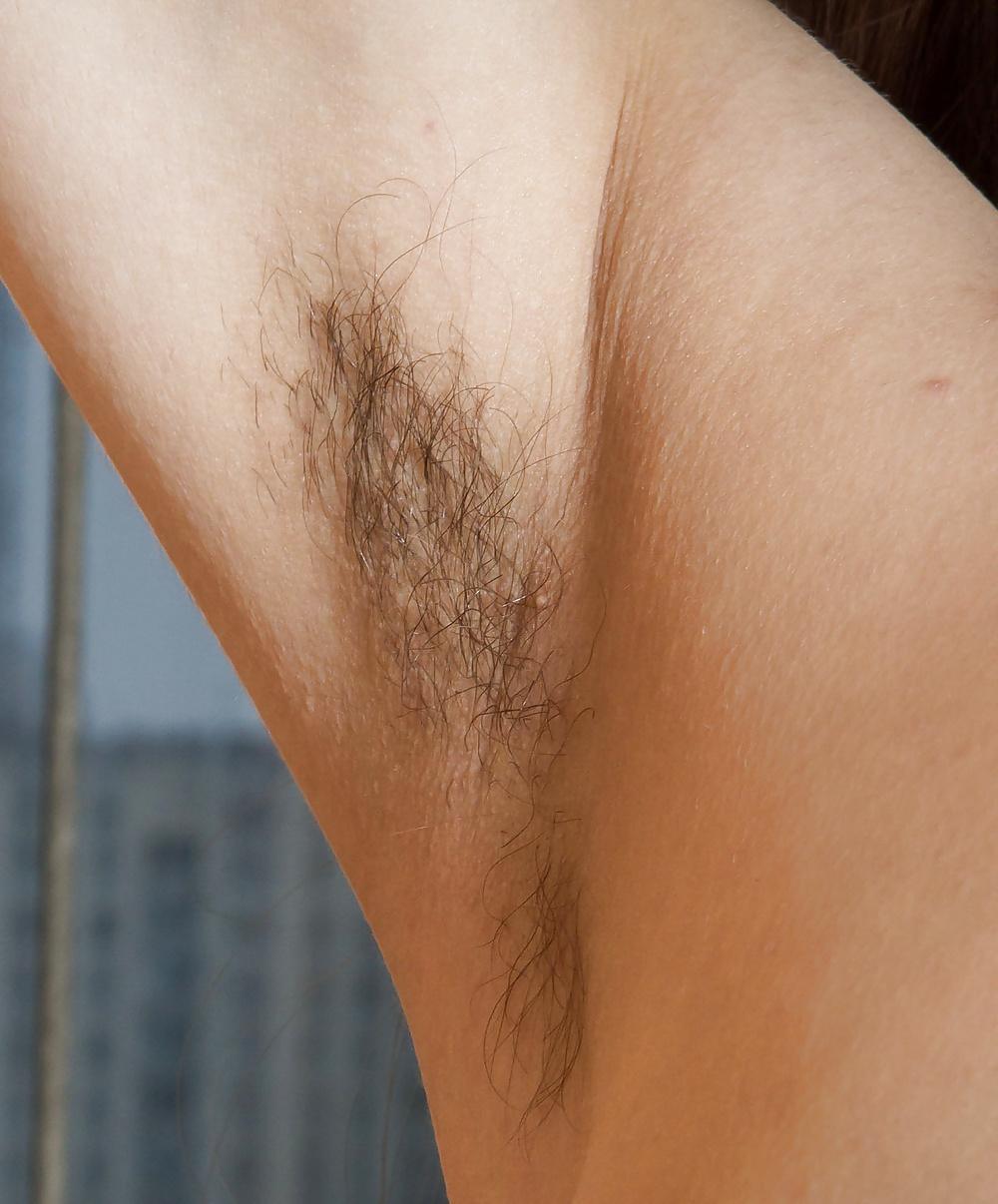25P Hairy armpits