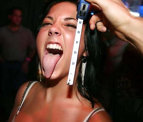 25P Woman Tongues AMADOR