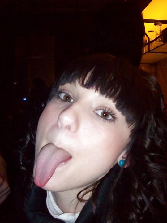 25P Woman Tongues AMADOR
