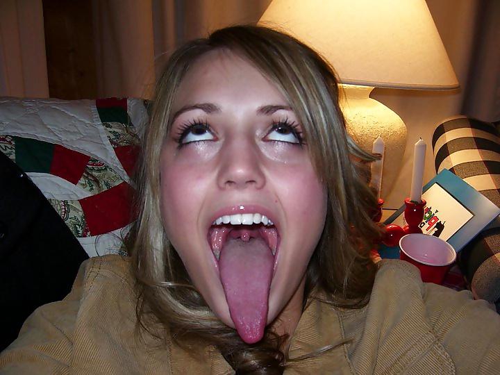 25P Woman Tongues AMADOR