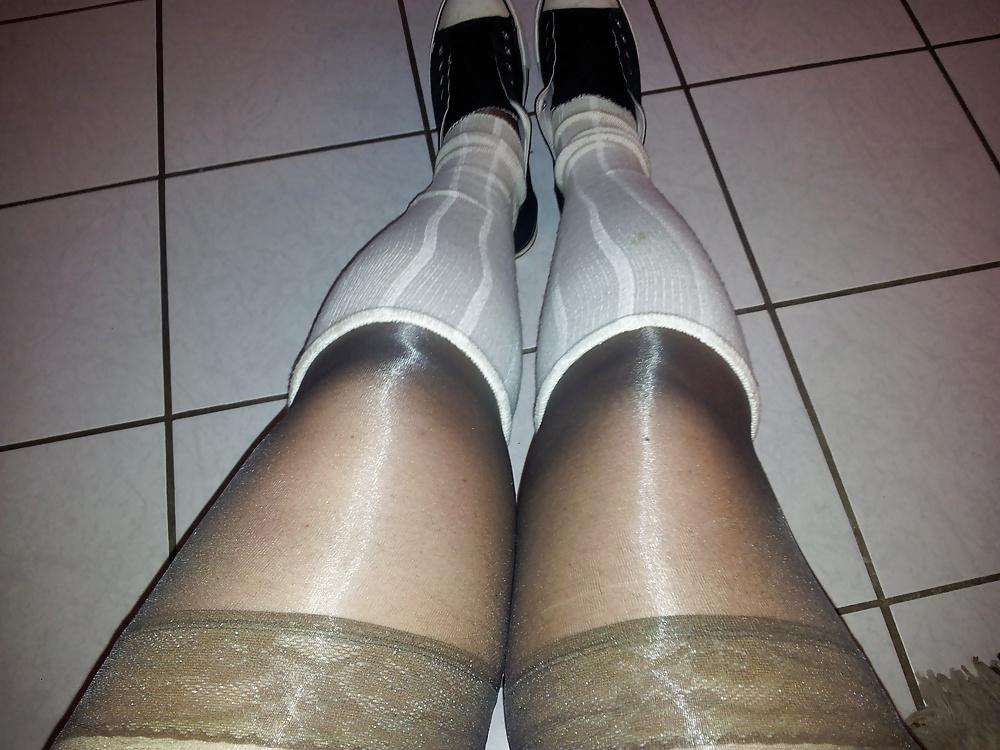 10P Nylons & Condoms